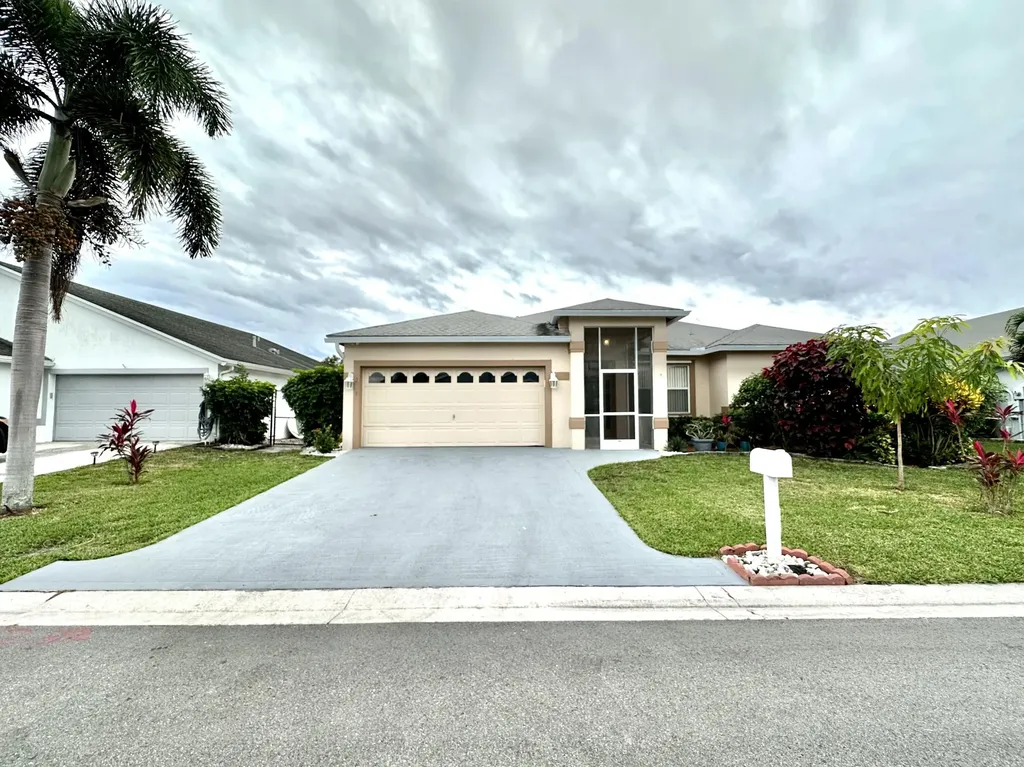 1219 Baycourt Isle(s) Greenacres FL 33413
