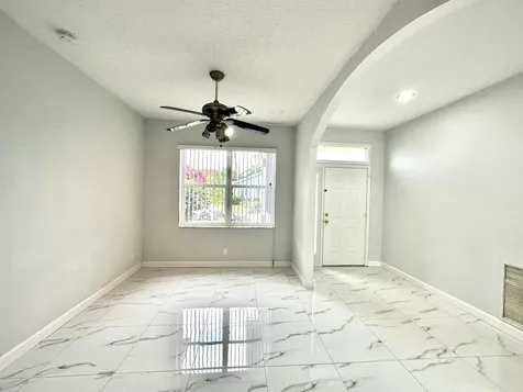 1219 Baycourt Isle(s) Greenacres FL 33413