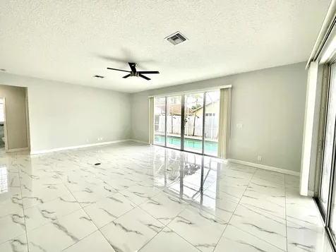 1219 Baycourt Isle(s) Greenacres FL 33413