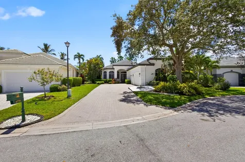 6778 Oakmont Way West Palm Beach FL 33412