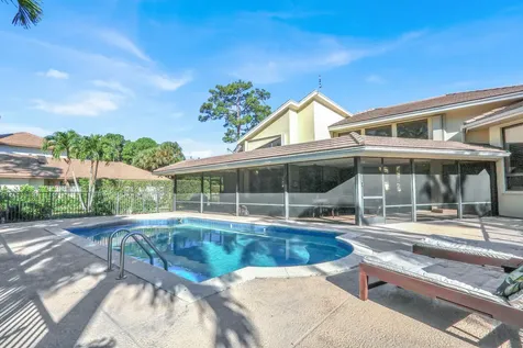 208 Turnberry Court Atlantis FL 33462