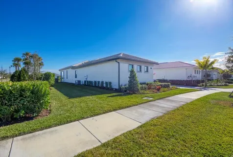 8431 Sw Cantante Way Port Saint Lucie FL 34987