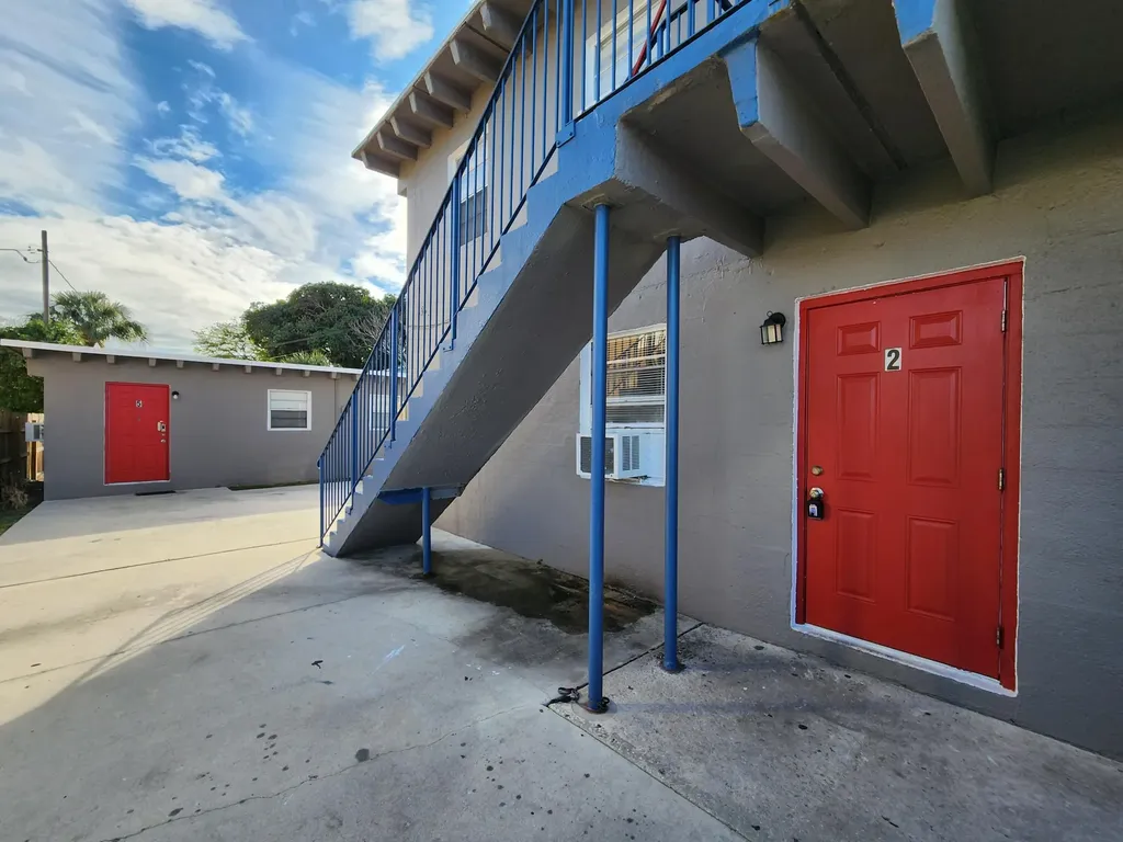 512 19th Street West Palm Beach FL 33407