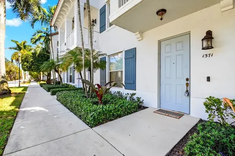 1371 Via De Pepii Boynton Beach FL 33426