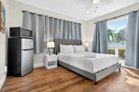 1761 NE 55th Street Fort Lauderdale FL 33334