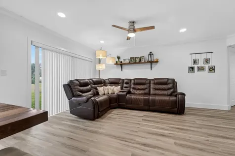 1672 Cypress Pointe Drive Coral Springs FL 33071