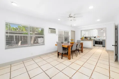 2869 Sw 13th Court Fort Lauderdale FL 33312
