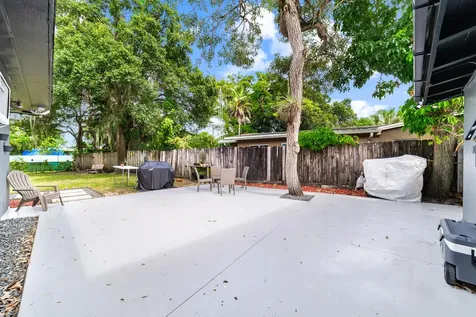 2869 Sw 13th Court Fort Lauderdale FL 33312