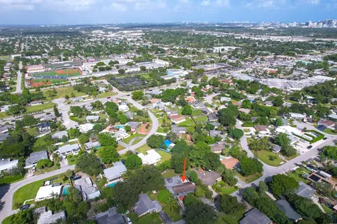 2869 Sw 13th Court Fort Lauderdale FL 33312