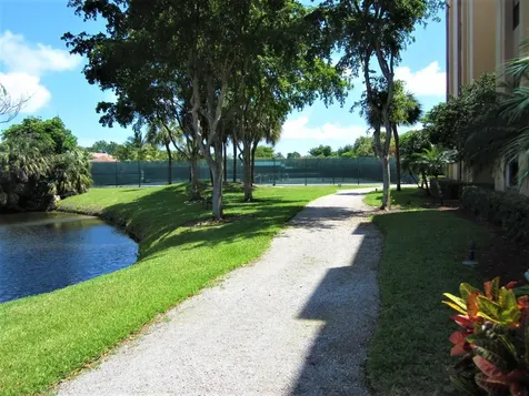 450 Egret Circle Delray Beach FL 33444
