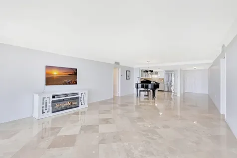 400 Beach Road Tequesta FL 33469
