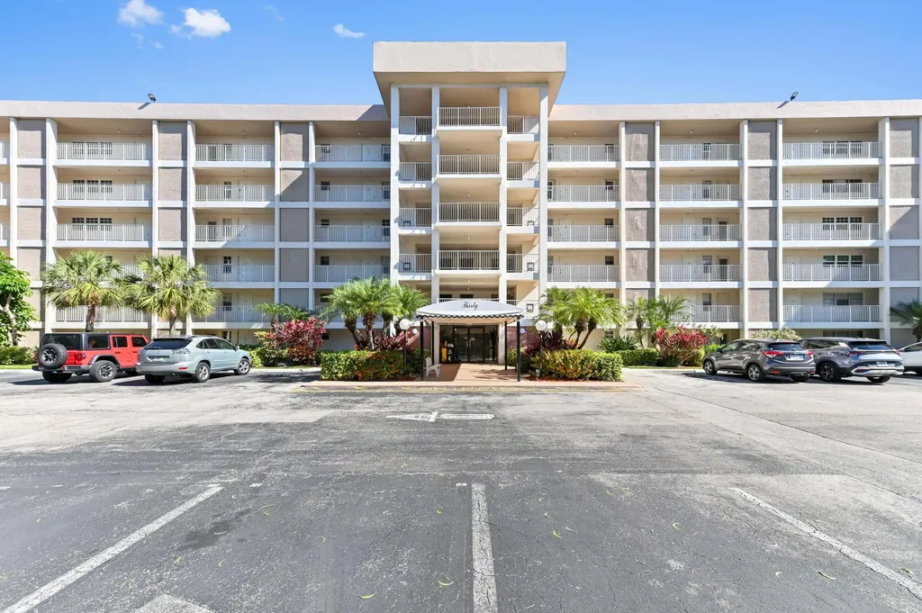 2851 S Palm Aire Drive Pompano Beach FL 33069