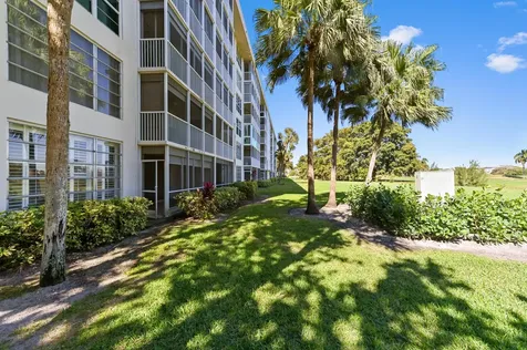 2851 S Palm Aire Drive Pompano Beach FL 33069