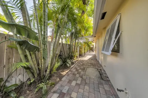 900 NE 4th Street Boca Raton FL 33432