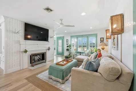 61 Pinehill Trail Tequesta FL 33469