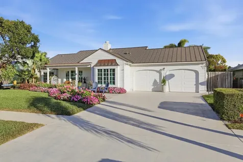 61 Pinehill Trail Tequesta FL 33469