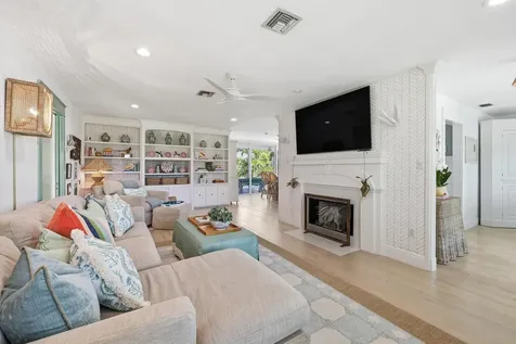 61 Pinehill Trail Tequesta FL 33469
