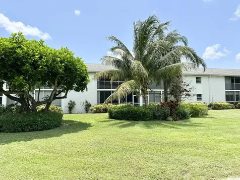 6 Garden Street Tequesta FL 33469