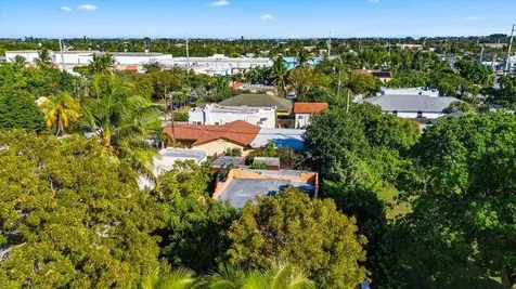6704 Garden Avenue West Palm Beach FL 33405