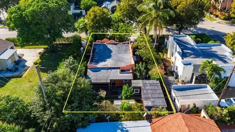 6704 Garden Avenue West Palm Beach FL 33405
