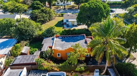 6704 Garden Avenue West Palm Beach FL 33405