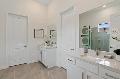 520 Se Fascino Circle Port Saint Lucie FL 34984