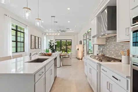 520 Se Fascino Circle Port Saint Lucie FL 34984