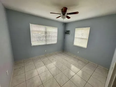 23 SE 12th Street Dania Beach FL 33004