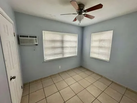 23 SE 12th Street Dania Beach FL 33004