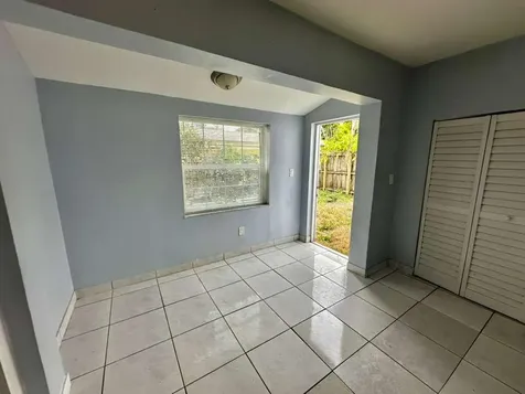 23 SE 12th Street Dania Beach FL 33004