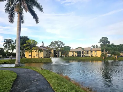 312 Pine Ridge Circle Greenacres FL 33463