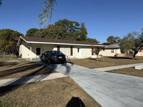 738 Sw Ravenswood Lane Port Saint Lucie FL 34983