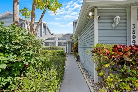 3809 Island Club Circle Lake Worth FL 33462