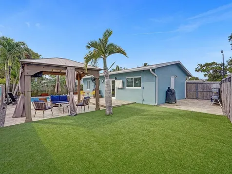 2750 NE 10th Avenue Pompano Beach FL 33064