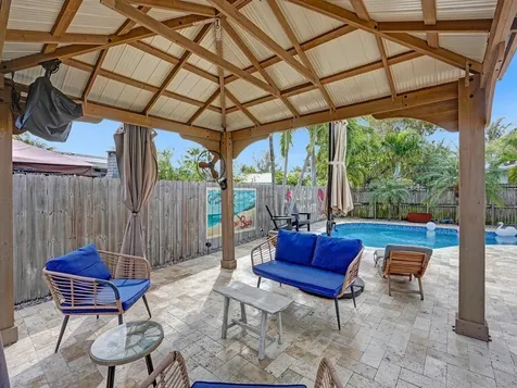 2750 NE 10th Avenue Pompano Beach FL 33064