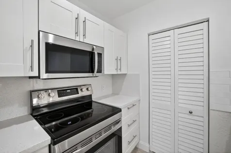 631 N 70th Avenue Hollywood FL 33024