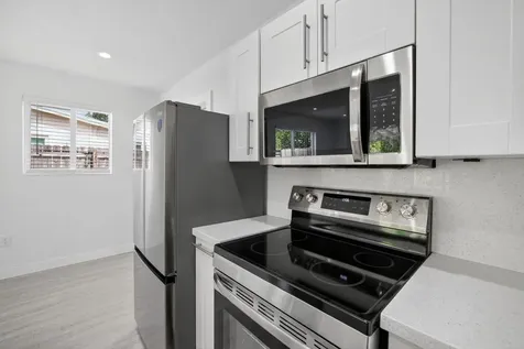 631 N 70th Avenue Hollywood FL 33024