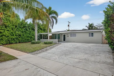 631 N 70th Avenue Hollywood FL 33024