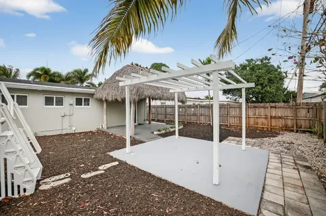 631 N 70th Avenue Hollywood FL 33024