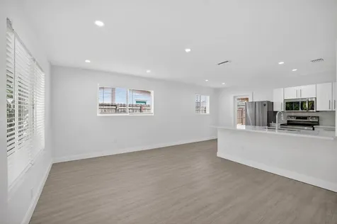 631 N 70th Avenue Hollywood FL 33024
