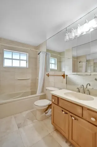 2831 Ne 34th Court Lighthouse Point FL 33064