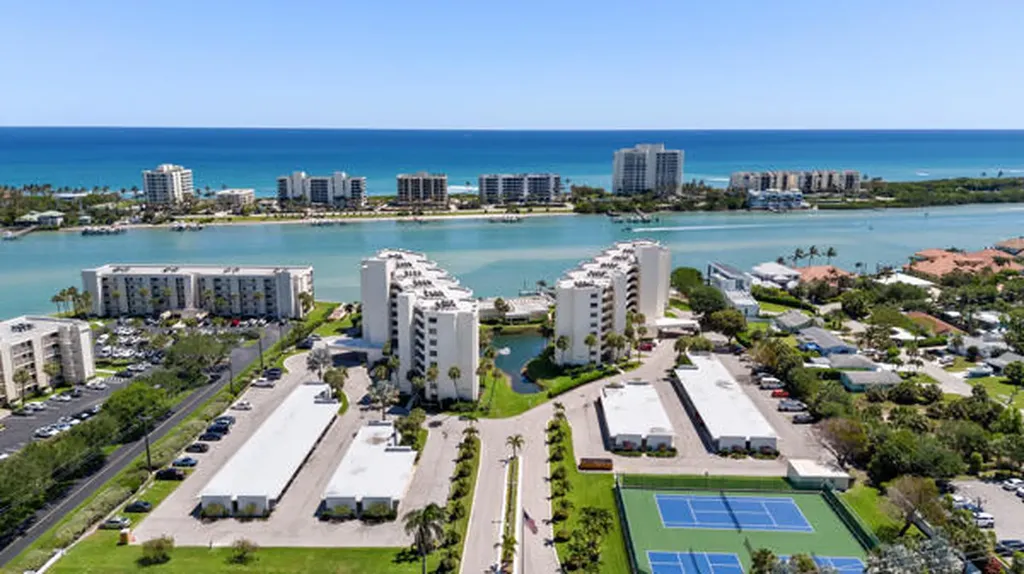 19800 Sandpointe Bay Drive Tequesta FL 33469