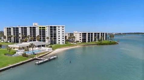 19800 Sandpointe Bay Drive Tequesta FL 33469