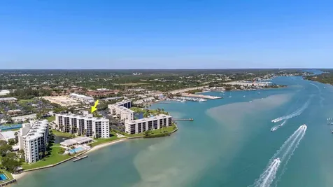 19800 Sandpointe Bay Drive Tequesta FL 33469