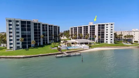19800 Sandpointe Bay Drive Tequesta FL 33469