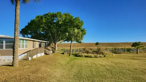 37 Shell Road Okeechobee FL 34974