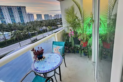 19201 Collins Avenue Sunny Isles Beach FL 33160