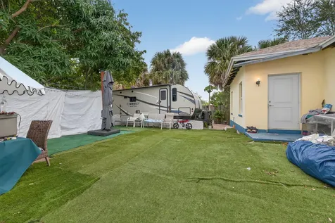 1004 14th Street West Palm Beach FL 33401