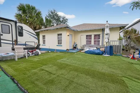 1004 14th Street West Palm Beach FL 33401
