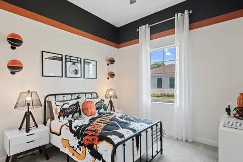 560 Se Fascino Circle Port Saint Lucie FL 34984